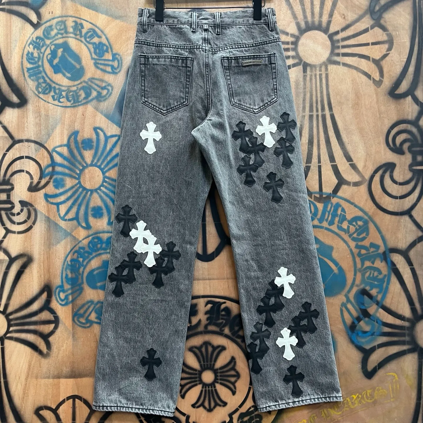 P720 Chrome Hearts Limited Series New City Limited Jeans Chrome Hearts City Limited Jeans vintage levis American made 501 505 517 base version remake Levis American made 501 base version Imported sheepskin 925 silver remake Customers provide waist and trousers length or height and weight The studio will select the most suitable base version for you to remake There are many people doing remakes in the market Don’t belittle or comment The difference is visible to the naked eye See more and compare for yourself #CHROME HEARTS Unisex style